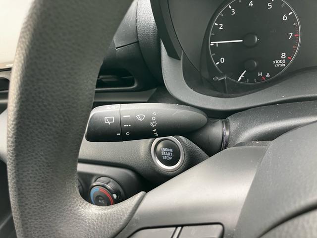 ヤリス X 衝突被害軽減システム レーンアシスト 前後ドライブレコーダー ETC ナビ バックカメラ Bluetooth CD DVD USB スマートキー 電動格納ミラー ABS 横滑り防止装置 オートライト(52枚目)