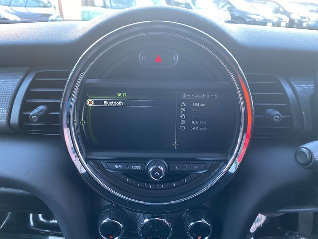 ＭＩＮＩ クーパー　ナビ　Ｆ／ドライブレコーダー　ＥＴＣ　ＨＩＤヘッドランプ　オートクルーズコントロール　盗難防止　カーテンエアバック　ＡＢＳ　パワーウィンドウ　Ｗエアバッグ　オートエアコン　オートライト　ＩＳＯＦＩＸ（3枚目）