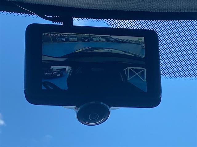 ＭＩＮＩ クーパー　ナビ　Ｆ／ドライブレコーダー　ＥＴＣ　ＨＩＤヘッドランプ　オートクルーズコントロール　盗難防止　カーテンエアバック　ＡＢＳ　パワーウィンドウ　Ｗエアバッグ　オートエアコン　オートライト　ＩＳＯＦＩＸ（5枚目）