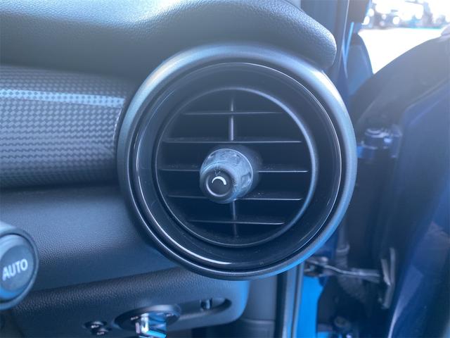 ＭＩＮＩ クーパー　ナビ　Ｆ／ドライブレコーダー　ＥＴＣ　ＨＩＤヘッドランプ　オートクルーズコントロール　盗難防止　カーテンエアバック　ＡＢＳ　パワーウィンドウ　Ｗエアバッグ　オートエアコン　オートライト　ＩＳＯＦＩＸ（11枚目）