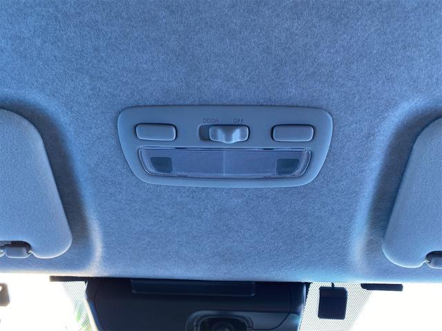 ハイエースワゴン ＧＬ　前後ドラレコ　ＥＴＣ　Ｐａｎａｓｏｎｉｃナビ（ＣＮ－ＲＥ０７ＷＤ）フリップダウンモニター　モデリスタインテリアパネルセット　パワースライドドア（Ｌ）ローダウン　エアロキット　１８インチアルミホイール（32枚目）