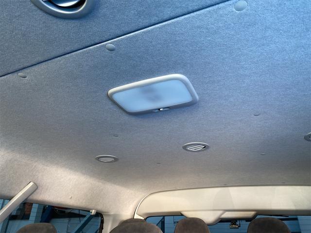 ハイエースワゴン ＧＬ　前後ドラレコ　ＥＴＣ　Ｐａｎａｓｏｎｉｃナビ（ＣＮ－ＲＥ０７ＷＤ）フリップダウンモニター　モデリスタインテリアパネルセット　パワースライドドア（Ｌ）ローダウン　エアロキット　１８インチアルミホイール（42枚目）