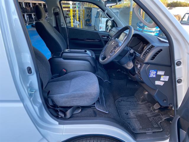 ハイエースワゴン ＧＬ　前後ドラレコ　ＥＴＣ　Ｐａｎａｓｏｎｉｃナビ（ＣＮ－ＲＥ０７ＷＤ）フリップダウンモニター　モデリスタインテリアパネルセット　パワースライドドア（Ｌ）ローダウン　エアロキット　１８インチアルミホイール（44枚目）