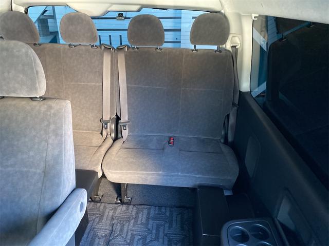 ハイエースワゴン ＧＬ　前後ドラレコ　ＥＴＣ　Ｐａｎａｓｏｎｉｃナビ（ＣＮ－ＲＥ０７ＷＤ）フリップダウンモニター　モデリスタインテリアパネルセット　パワースライドドア（Ｌ）ローダウン　エアロキット　１８インチアルミホイール（60枚目）