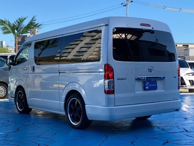 ハイエースワゴン ＧＬ　前後ドラレコ　ＥＴＣ　Ｐａｎａｓｏｎｉｃナビ（ＣＮ－ＲＥ０７ＷＤ）フリップダウンモニター　モデリスタインテリアパネルセット　パワースライドドア（Ｌ）ローダウン　エアロキット　１８インチアルミホイール（68枚目）