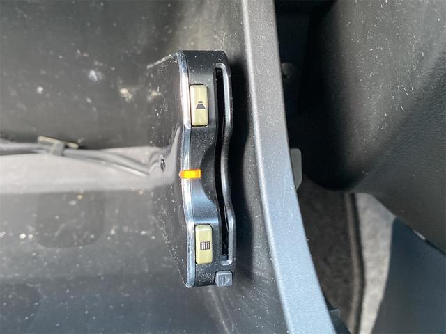 アルト Ｌ　Ｐｉｏｎｅｅｒナビ（ｃａｒｒｏｚｚｅｒｉａ）　ＣＤ／ＤＶＤ／Ｂｌｕｅｔｏｏｔｈ／ＵＳＢ　ＥＴＣ　シートヒーター（Ｒ）　アイドリングストップ　マニュアルエアコン　ＩＳＯＦＩＸ　キーレスエントリー（6枚目）