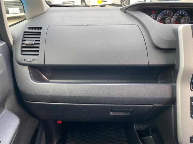 ノア Ｘ　Ｌセレクション　ＥＴＣ　バックカメラ　ナビ（ＮＳＤＮ－Ｗ６０）ＣＤ／ＤＶＤ　パワースライドドア（Ｌ）テレビキット　キーレスエントリー（スペアキー付）オートライト　ＩＳＯＦＩＸ　三列シート　ウォークスルー　リヤエアコン（30枚目）