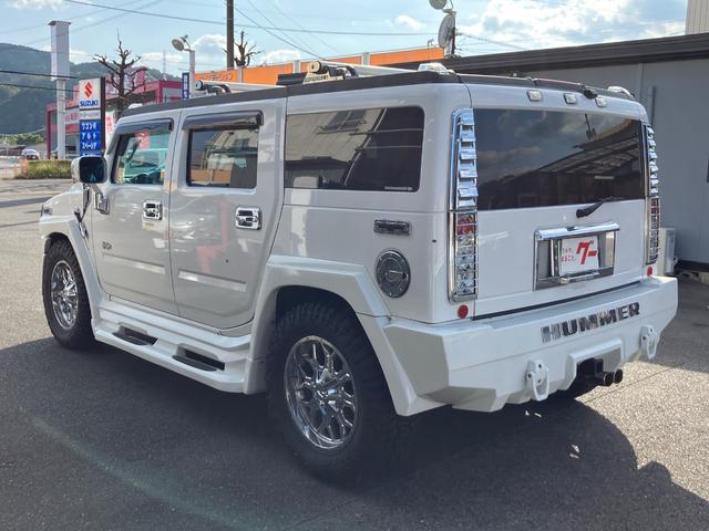 ハマーH2 タイプG 4WD 左ハンドル ETC バックカメラ パワーシート サンルーフ ナビ オートライト シートヒーター AT Bluetooth 後席モニター(17枚目)