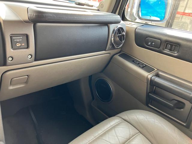 ハマーH2 タイプG 4WD 左ハンドル ETC バックカメラ パワーシート サンルーフ ナビ オートライト シートヒーター AT Bluetooth 後席モニター(30枚目)