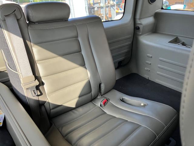 ハマーH2 タイプG 4WD 左ハンドル ETC バックカメラ パワーシート サンルーフ ナビ オートライト シートヒーター AT Bluetooth 後席モニター(33枚目)