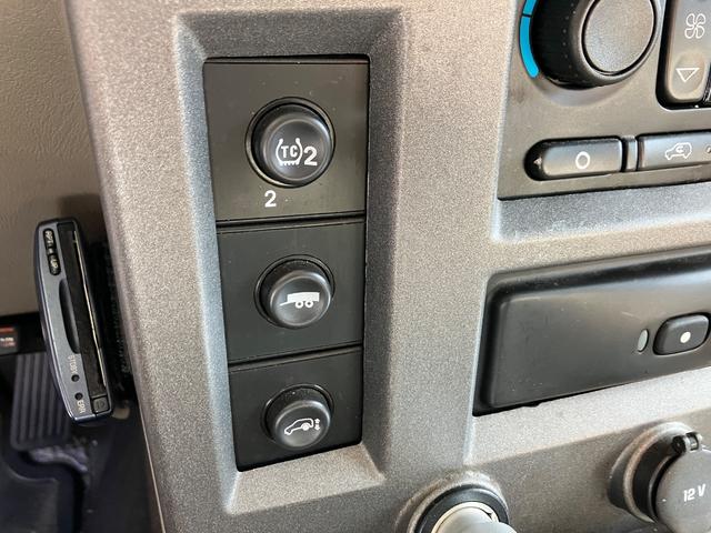 ハマーH2 タイプG 4WD 左ハンドル ETC バックカメラ パワーシート サンルーフ ナビ オートライト シートヒーター AT Bluetooth 後席モニター(35枚目)