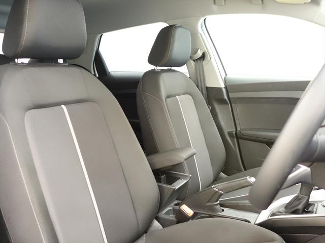 A1スポーツバック 25 TFSI アドバンスド コンビニエンス&アシスタンスパッケージ ナビゲーションパッケージ シートヒーター トランクスルー フロアマット ナビ 音楽プレーヤー接続 Bluetooth接続 ETC LEDヘッドライト(16枚目)