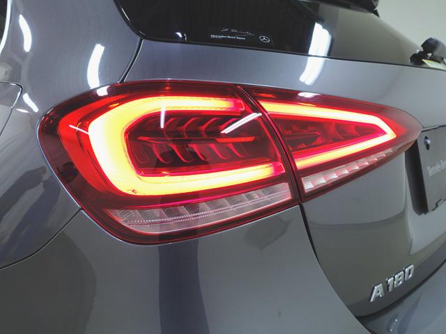 Aクラス A180 スタイル AMGライン レーダーセーフティーパッケージ ナビゲーションパッケージ シートヒーター パワーシート トランクスルー フロアマット コネクテッド機能 ナビ 音楽プレーヤー接続 Bluetooth接続 TV ETC(5枚目)