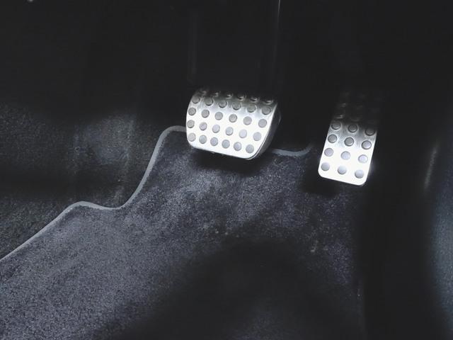 Aクラス A180 スタイル AMGライン レーダーセーフティーパッケージ ナビゲーションパッケージ シートヒーター パワーシート トランクスルー フロアマット コネクテッド機能 ナビ 音楽プレーヤー接続 Bluetooth接続 TV ETC(9枚目)