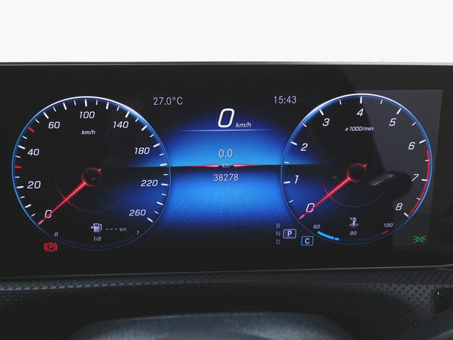 Aクラス A180 スタイル AMGライン レーダーセーフティーパッケージ ナビゲーションパッケージ シートヒーター パワーシート トランクスルー フロアマット コネクテッド機能 ナビ 音楽プレーヤー接続 Bluetooth接続 TV ETC(14枚目)