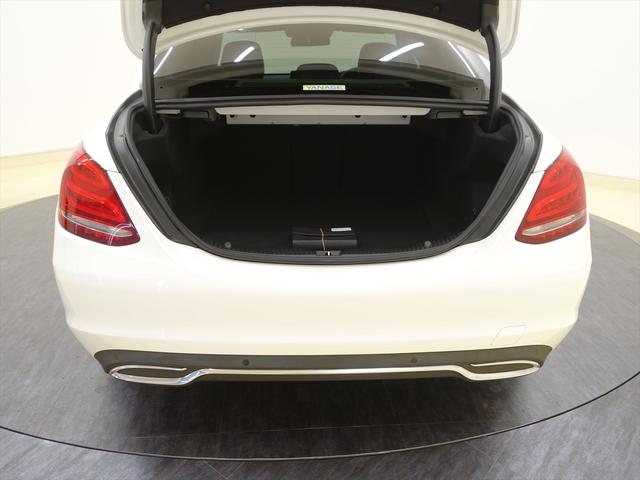 Ｃクラス Ｃ２２０　ｄ　アバンギャルド　ベーシックパッケージ　シートヒーター　パワーシート　トランクスルー　フロアマット　ナビ　ＣＤ　ミュージックサーバー　音楽プレーヤー接続　Ｂｌｕｅｔｏｏｔｈ接続　ＴＶ　ＤＶＤ再生　ＥＴＣ（6枚目）