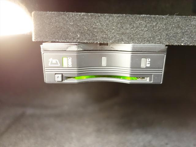 Ｃクラス Ｃ２２０　ｄ　アバンギャルド　ベーシックパッケージ　シートヒーター　パワーシート　トランクスルー　フロアマット　ナビ　ＣＤ　ミュージックサーバー　音楽プレーヤー接続　Ｂｌｕｅｔｏｏｔｈ接続　ＴＶ　ＤＶＤ再生　ＥＴＣ（15枚目）