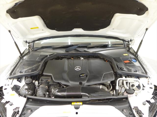 Ｃクラス Ｃ２２０　ｄ　アバンギャルド　ベーシックパッケージ　シートヒーター　パワーシート　トランクスルー　フロアマット　ナビ　ＣＤ　ミュージックサーバー　音楽プレーヤー接続　Ｂｌｕｅｔｏｏｔｈ接続　ＴＶ　ＤＶＤ再生　ＥＴＣ（33枚目）