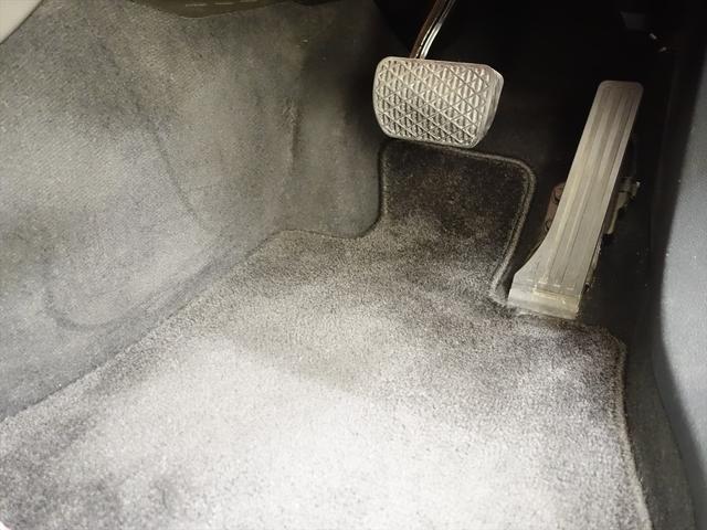 Ｃクラス Ｃ２２０　ｄ　アバンギャルド　ベーシックパッケージ　シートヒーター　パワーシート　トランクスルー　フロアマット　ナビ　ＣＤ　ミュージックサーバー　音楽プレーヤー接続　Ｂｌｕｅｔｏｏｔｈ接続　ＴＶ　ＤＶＤ再生　ＥＴＣ（34枚目）