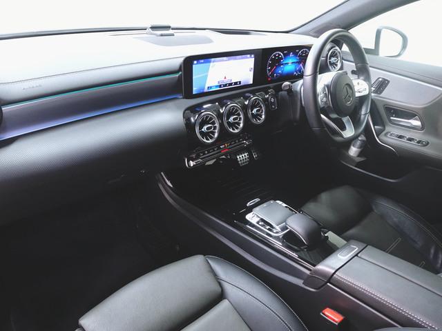 Aクラス A180 スタイル AMGライン AMGレザーエクスクルーシブパッケージ レーダーセーフティーパッケージ アドバンスドパッケージ ナビゲーションパッケージ シートヒーター パワーシート トランクスルー フロアマット コネクテッド機能(11枚目)