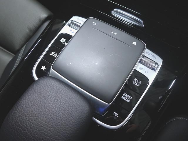 Aクラス A180 スタイル AMGライン AMGレザーエクスクルーシブパッケージ レーダーセーフティーパッケージ アドバンスドパッケージ ナビゲーションパッケージ シートヒーター パワーシート トランクスルー フロアマット コネクテッド機能(19枚目)