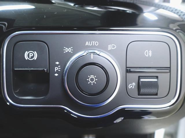 Aクラス A180 スタイル AMGライン AMGレザーエクスクルーシブパッケージ レーダーセーフティーパッケージ アドバンスドパッケージ ナビゲーションパッケージ シートヒーター パワーシート トランクスルー フロアマット コネクテッド機能(20枚目)