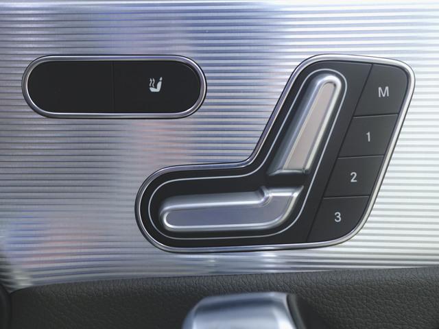 Aクラス A180 スタイル AMGライン AMGレザーエクスクルーシブパッケージ レーダーセーフティーパッケージ アドバンスドパッケージ ナビゲーションパッケージ シートヒーター パワーシート トランクスルー フロアマット コネクテッド機能(21枚目)