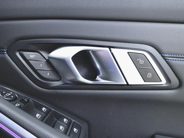 3シリーズ 320d xDrive ツーリング Mスポーツ シートヒーター パワーシート トランクスルー フロアマット ナビ 音楽プレーヤー接続 Bluetooth接続 ETC LEDヘッドライト 電動リアゲート バックモニター 盗難防止 衝突被害軽減ブレーキ(22枚目)