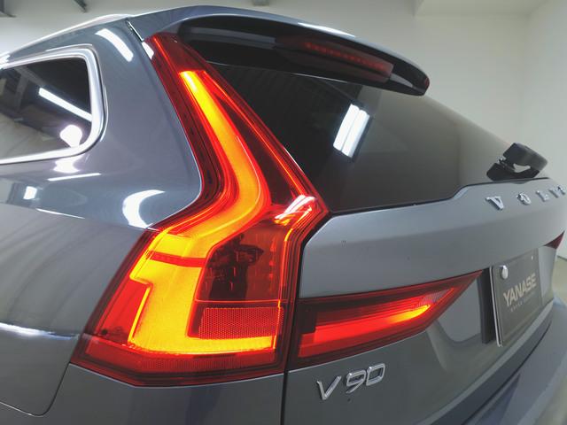 V90 T6 AWD Rデザイン シートヒーター パワーシート トランクスルー フロアマット ナビ CD 音楽プレーヤー接続 Bluetooth接続 TV ETC サンルーフ・ガラスルーフ LEDヘッドライト 電動リアゲート(5枚目)