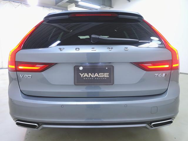 V90 T6 AWD Rデザイン シートヒーター パワーシート トランクスルー フロアマット ナビ CD 音楽プレーヤー接続 Bluetooth接続 TV ETC サンルーフ・ガラスルーフ LEDヘッドライト 電動リアゲート(7枚目)