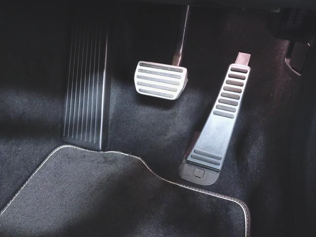 V90 T6 AWD Rデザイン シートヒーター パワーシート トランクスルー フロアマット ナビ CD 音楽プレーヤー接続 Bluetooth接続 TV ETC サンルーフ・ガラスルーフ LEDヘッドライト 電動リアゲート(9枚目)