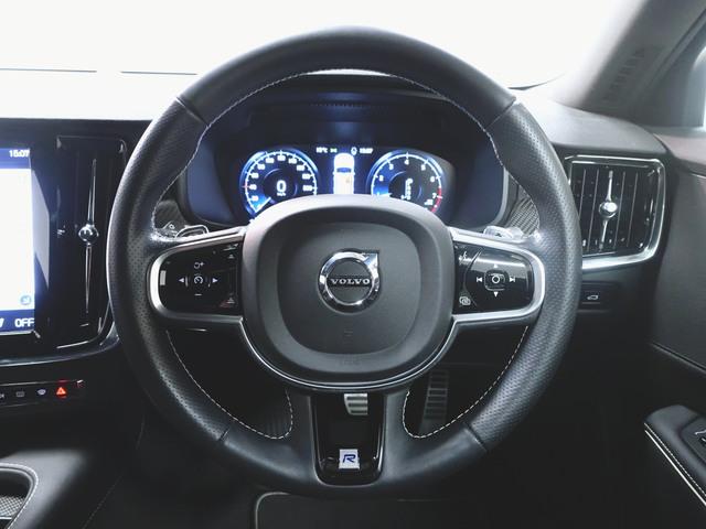 V90 T6 AWD Rデザイン シートヒーター パワーシート トランクスルー フロアマット ナビ CD 音楽プレーヤー接続 Bluetooth接続 TV ETC サンルーフ・ガラスルーフ LEDヘッドライト 電動リアゲート(13枚目)