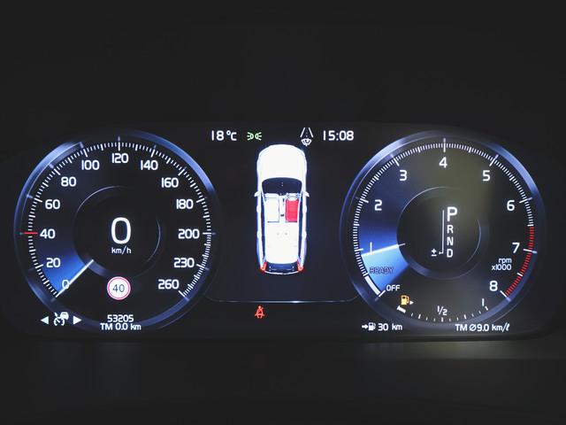 V90 T6 AWD Rデザイン シートヒーター パワーシート トランクスルー フロアマット ナビ CD 音楽プレーヤー接続 Bluetooth接続 TV ETC サンルーフ・ガラスルーフ LEDヘッドライト 電動リアゲート(14枚目)