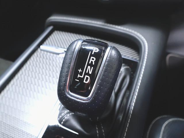 V90 T6 AWD Rデザイン シートヒーター パワーシート トランクスルー フロアマット ナビ CD 音楽プレーヤー接続 Bluetooth接続 TV ETC サンルーフ・ガラスルーフ LEDヘッドライト 電動リアゲート(19枚目)