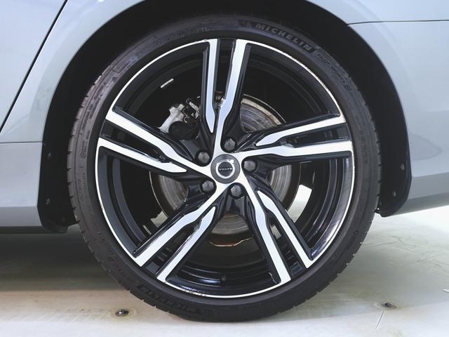 V90 T6 AWD Rデザイン シートヒーター パワーシート トランクスルー フロアマット ナビ CD 音楽プレーヤー接続 Bluetooth接続 TV ETC サンルーフ・ガラスルーフ LEDヘッドライト 電動リアゲート(33枚目)