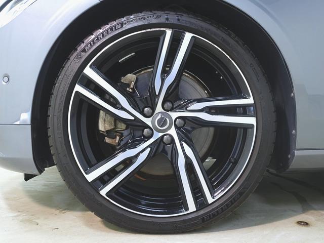 V90 T6 AWD Rデザイン シートヒーター パワーシート トランクスルー フロアマット ナビ CD 音楽プレーヤー接続 Bluetooth接続 TV ETC サンルーフ・ガラスルーフ LEDヘッドライト 電動リアゲート(34枚目)