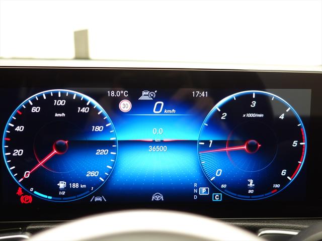 ＧＬＢ ＧＬＢ２００　ｄ　ナビゲーションパッケージ　シートヒーター　パワーシート　トランクスルー　フロアマット　コネクテッド機能　ナビ　音楽プレーヤー接続　Ｂｌｕｅｔｏｏｔｈ接続　ＴＶ　ＥＴＣ　ＬＥＤヘッドライト（31枚目）