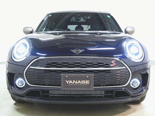 MINI クーパーS クラブマン シートヒーター トランクスルー フロアマット ナビ 音楽プレーヤー接続 Bluetooth接続 ETC LEDヘッドライト バックモニター 盗難防止 衝突被害軽減ブレーキ 横滑り防止装置(2枚目)