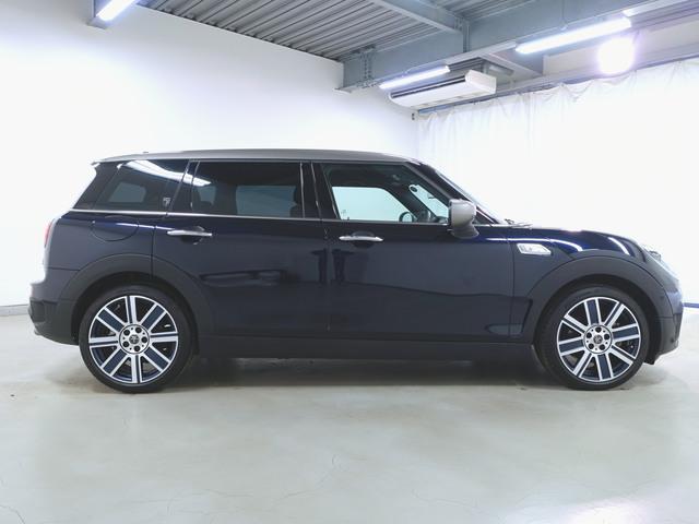 MINI クーパーS クラブマン シートヒーター トランクスルー フロアマット ナビ 音楽プレーヤー接続 Bluetooth接続 ETC LEDヘッドライト バックモニター 盗難防止 衝突被害軽減ブレーキ 横滑り防止装置(8枚目)