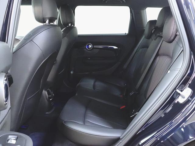 MINI クーパーS クラブマン シートヒーター トランクスルー フロアマット ナビ 音楽プレーヤー接続 Bluetooth接続 ETC LEDヘッドライト バックモニター 盗難防止 衝突被害軽減ブレーキ 横滑り防止装置(29枚目)