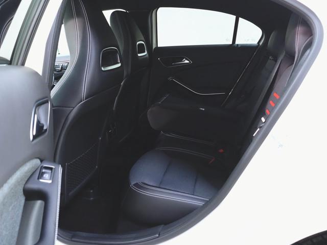 Ａクラス Ａ１８０　スタイル　レーダーセーフティーパッケージ　エントリーパッケージ　シートヒーター　パワーシート　トランクスルー　フロアマット　ナビ　ＣＤ　ミュージックサーバー　音楽プレーヤー接続　Ｂｌｕｅｔｏｏｔｈ接続　ＴＶ（32枚目）