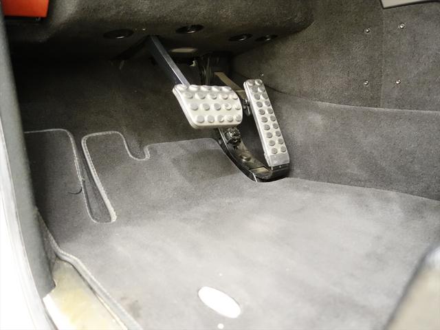 Gクラス G550 デジーノ マグノ エディション シートヒーター シートエアコン パワーシート トランクスルー フロアマット ナビ CD ミュージックサーバー 音楽プレーヤー接続 Bluetooth接続 TV DVD再生 ETC(38枚目)