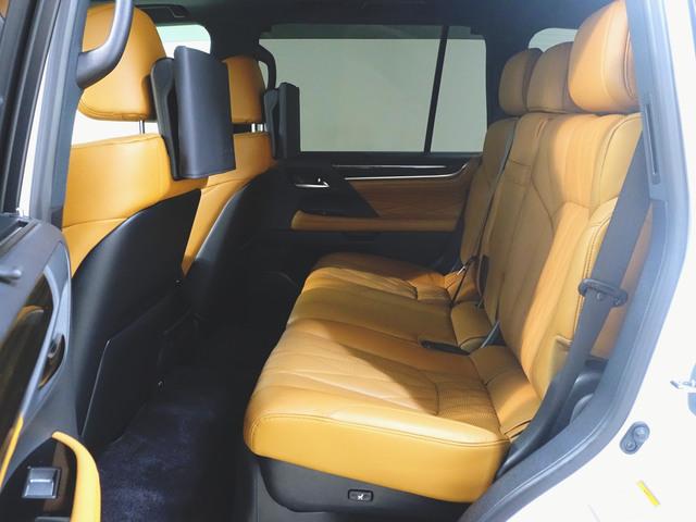 LX LX570 ブラックシークエンス シートヒーター シートエアコン パワーシート 3列シート トランクスルー フロアマット ナビ CD 音楽プレーヤー接続 Bluetooth接続 TV DVD再生 後席モニター ETC(31枚目)