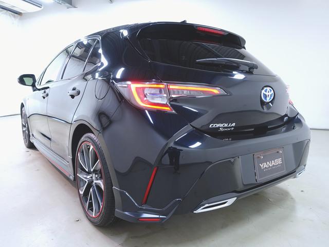 カローラスポーツ ハイブリッド　ＧＺ　トランクスルー　フロアマット　ナビ　ＣＤ　音楽プレーヤー接続　Ｂｌｕｅｔｏｏｔｈ接続　ＴＶ　ＤＶＤ再生　ＥＴＣ　ＬＥＤヘッドライト　バックモニター　盗難防止　衝突被害軽減ブレーキ　横滑り防止装置（6枚目）