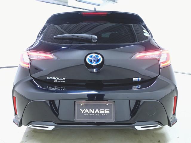 カローラスポーツ ハイブリッド　ＧＺ　トランクスルー　フロアマット　ナビ　ＣＤ　音楽プレーヤー接続　Ｂｌｕｅｔｏｏｔｈ接続　ＴＶ　ＤＶＤ再生　ＥＴＣ　ＬＥＤヘッドライト　バックモニター　盗難防止　衝突被害軽減ブレーキ　横滑り防止装置（7枚目）