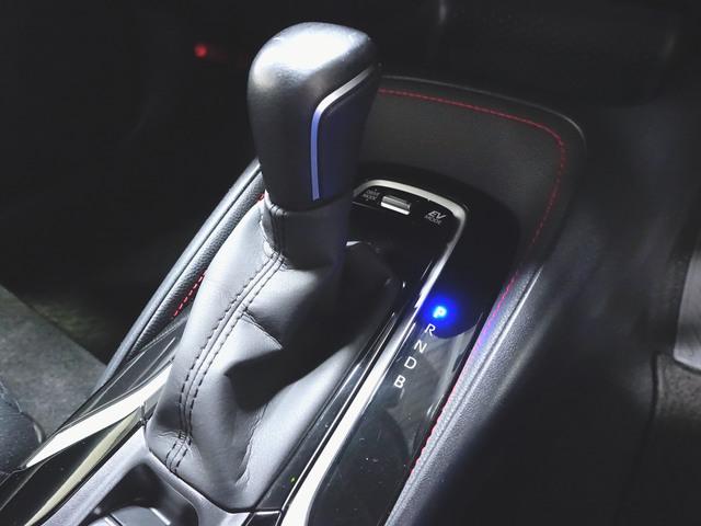 カローラスポーツ ハイブリッド　ＧＺ　トランクスルー　フロアマット　ナビ　ＣＤ　音楽プレーヤー接続　Ｂｌｕｅｔｏｏｔｈ接続　ＴＶ　ＤＶＤ再生　ＥＴＣ　ＬＥＤヘッドライト　バックモニター　盗難防止　衝突被害軽減ブレーキ　横滑り防止装置（19枚目）