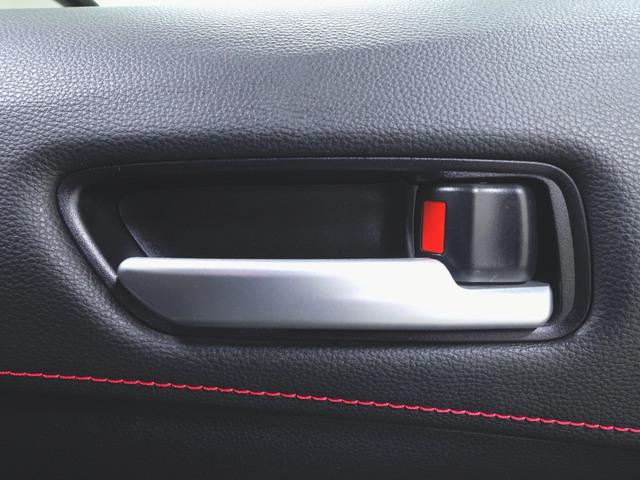 カローラスポーツ ハイブリッド　ＧＺ　トランクスルー　フロアマット　ナビ　ＣＤ　音楽プレーヤー接続　Ｂｌｕｅｔｏｏｔｈ接続　ＴＶ　ＤＶＤ再生　ＥＴＣ　ＬＥＤヘッドライト　バックモニター　盗難防止　衝突被害軽減ブレーキ　横滑り防止装置（22枚目）