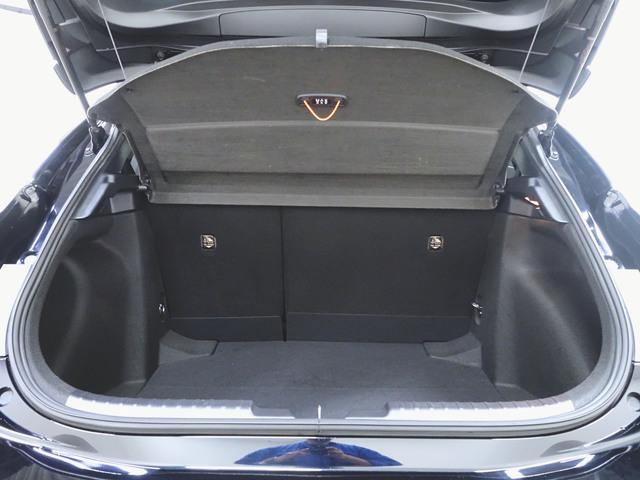 カローラスポーツ ハイブリッド　ＧＺ　トランクスルー　フロアマット　ナビ　ＣＤ　音楽プレーヤー接続　Ｂｌｕｅｔｏｏｔｈ接続　ＴＶ　ＤＶＤ再生　ＥＴＣ　ＬＥＤヘッドライト　バックモニター　盗難防止　衝突被害軽減ブレーキ　横滑り防止装置（28枚目）