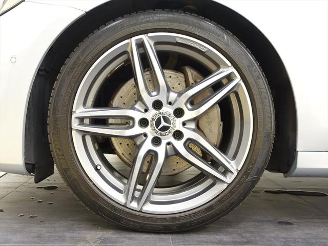 Ｅクラス Ｅ２００　アバンギャルド　スポーツ　レザーエクスクルーシブパッケージ　シートヒーター　パワーシート　トランクスルー　フロアマット　コネクテッド機能　ナビ　音楽プレーヤー接続　Ｂｌｕｅｔｏｏｔｈ接続　ＴＶ　ＥＴＣ　サンルーフ・ガラスルーフ（10枚目）