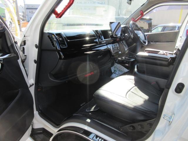 ハイエースワゴン GL キャプテンシート4脚/BIGX11インチナビ/フリップダウンモニター/UIリアスタビ/BLITZマフラー/コブラボンネット/F、左S、Rカメラ/デジタルインナーミラー/スロコン/クルコン/パドルシフト(10枚目)